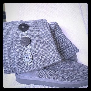 UGG CLASSIC CARDY BOOTS sz 6 Womens
